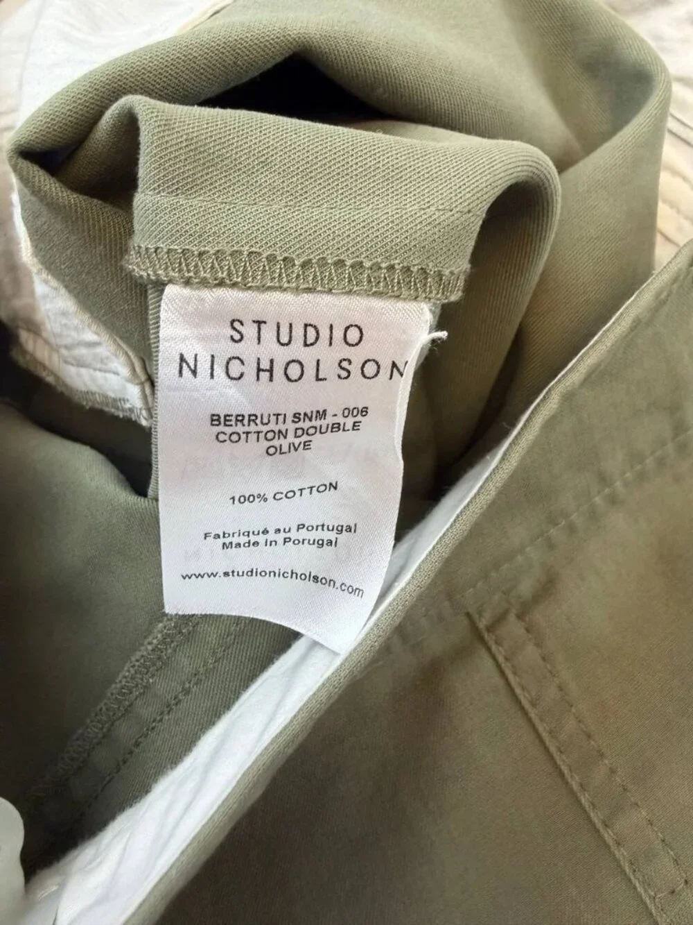 Studio Nicholson Berruti Shorts Olive Cotton Double Side Adjusters Tailored Berm - Picture 4 of 6